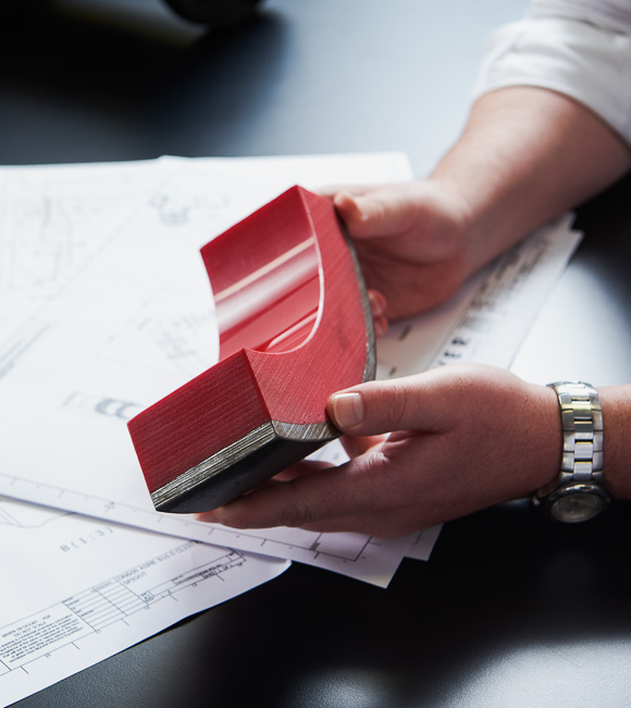 Holding a polyurethane lined pipe sample